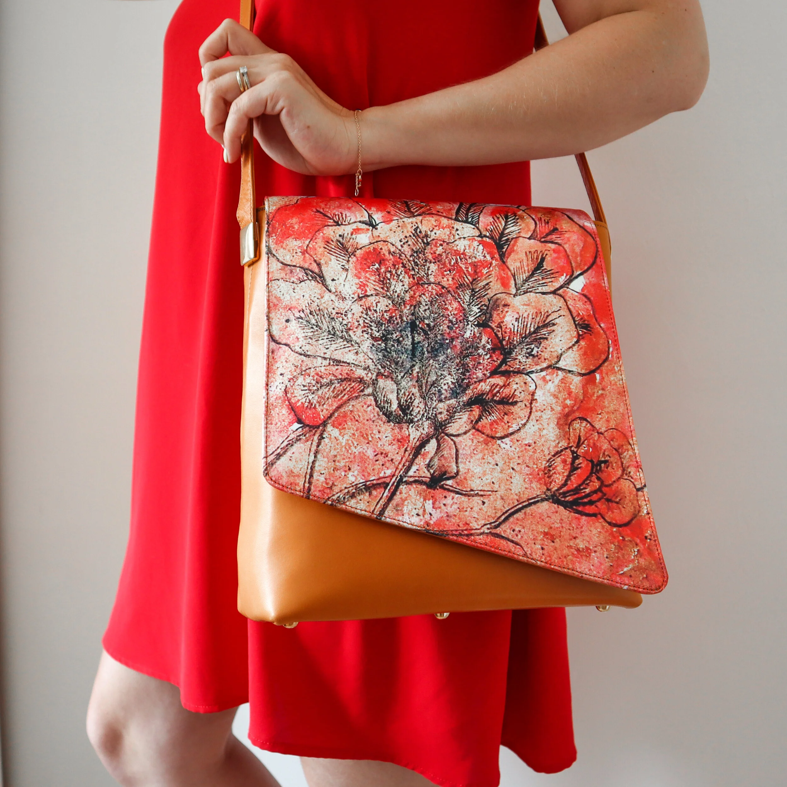 Handbag Pixie, artwork Jehanne Petiau, cognac lamb leather