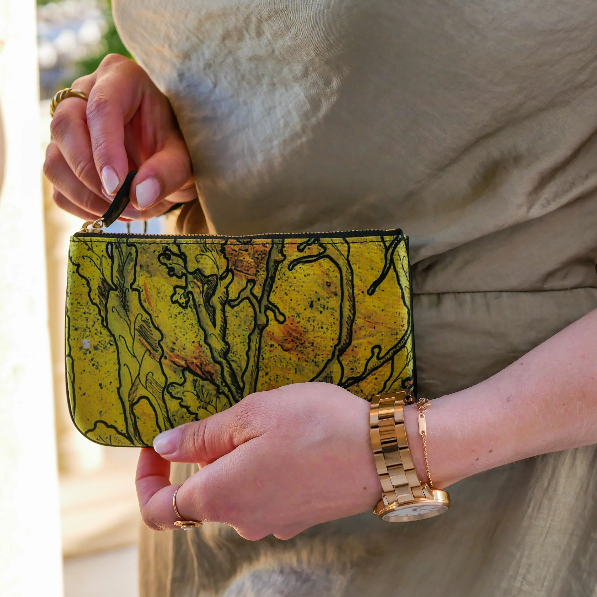 Small Kit, artwork Jehanne Petiau, yellow