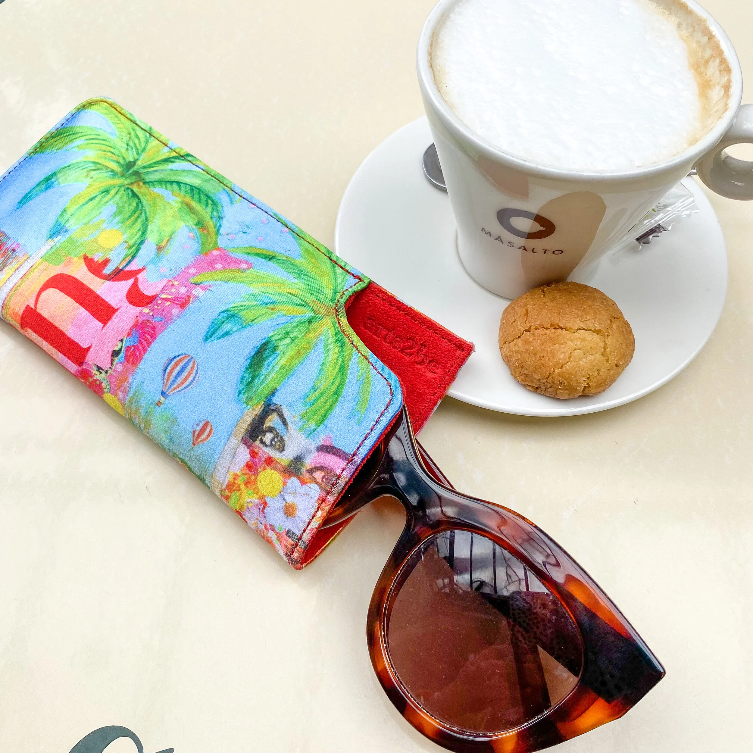 Glasses Case, artwork Maria Burgaz