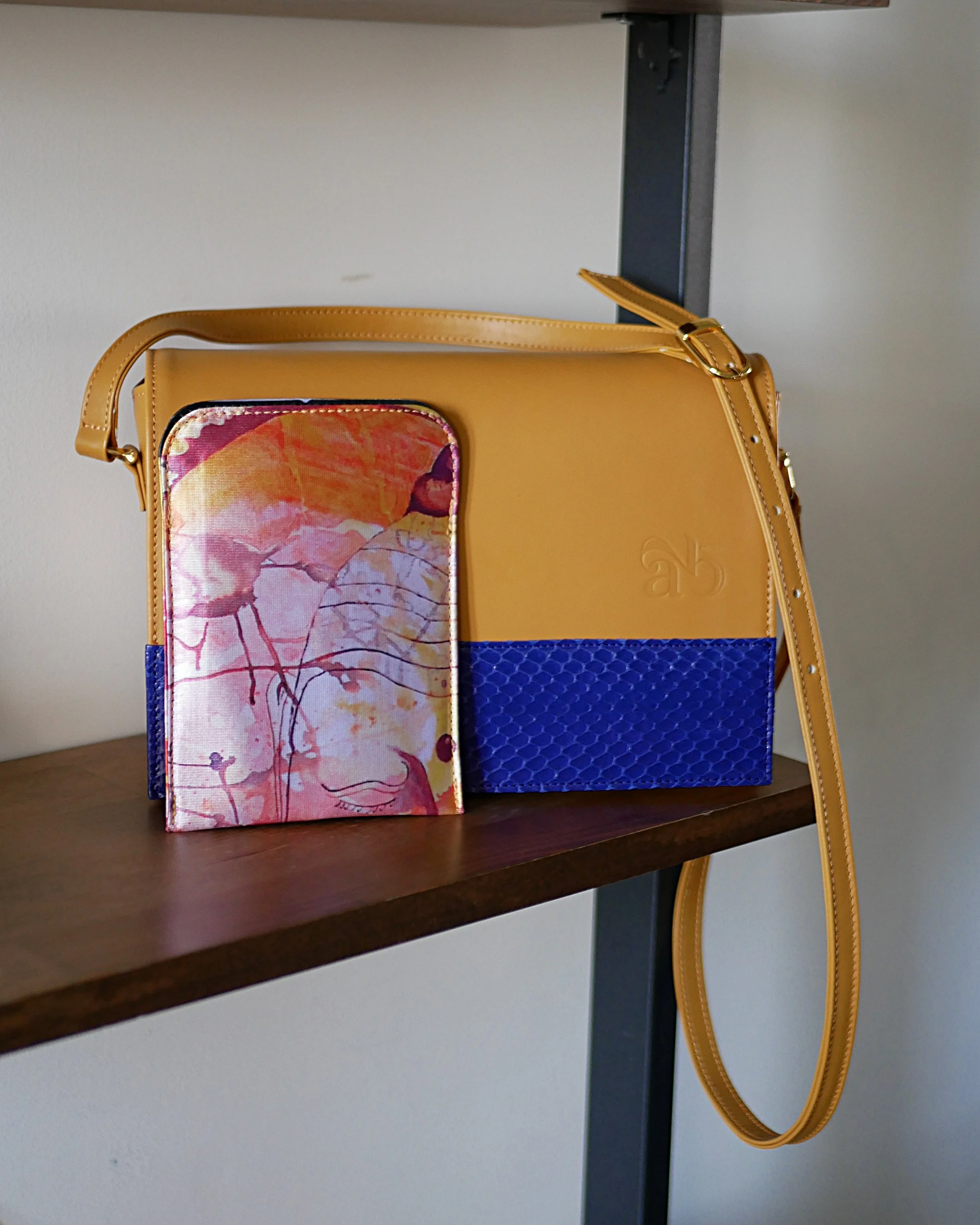 Handbag Naomi in mustard leather