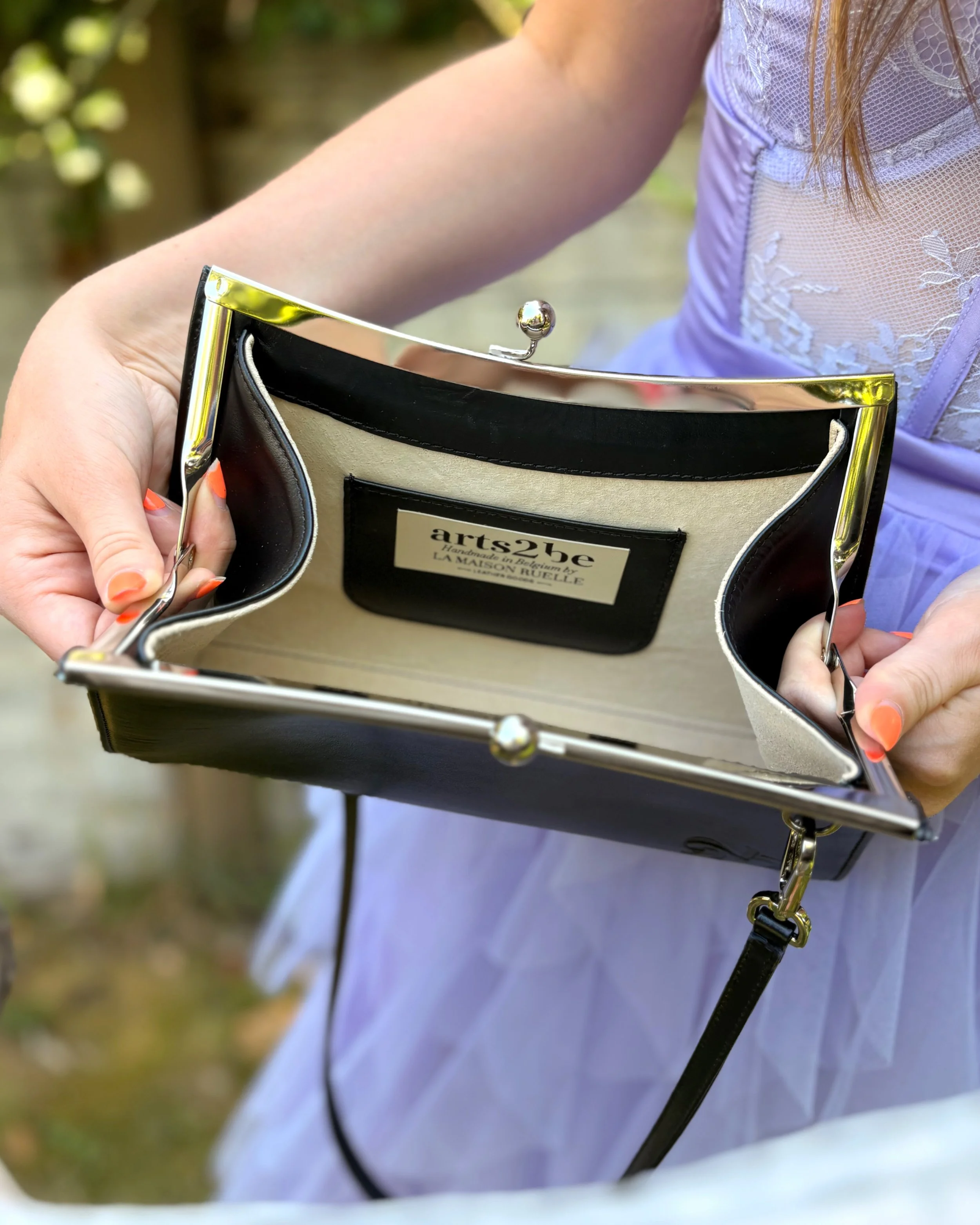 Handbag Aretha black leather inside