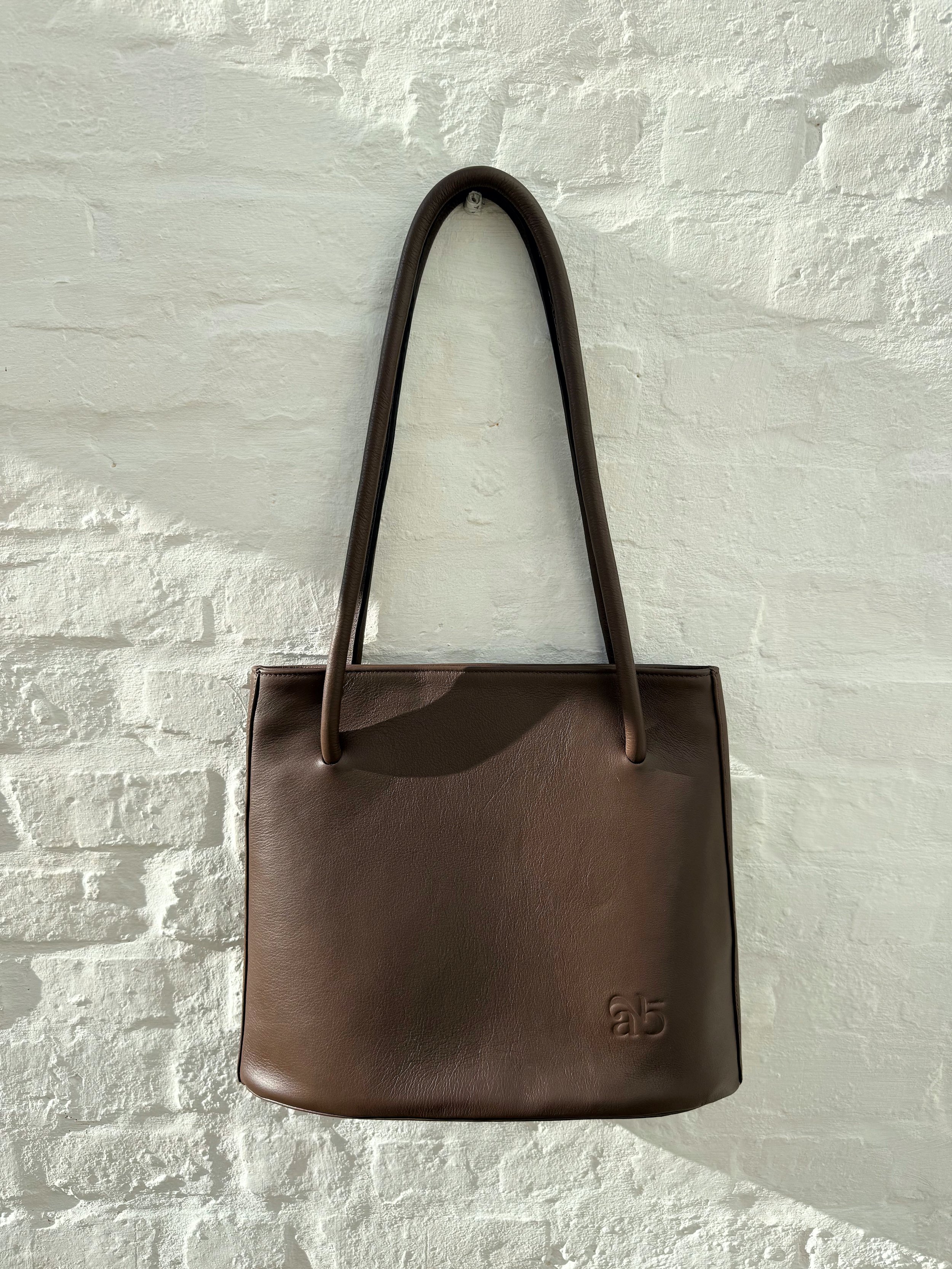 Sac Lara in chocolate brown leather
