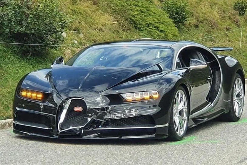Bugatti Chiron crash