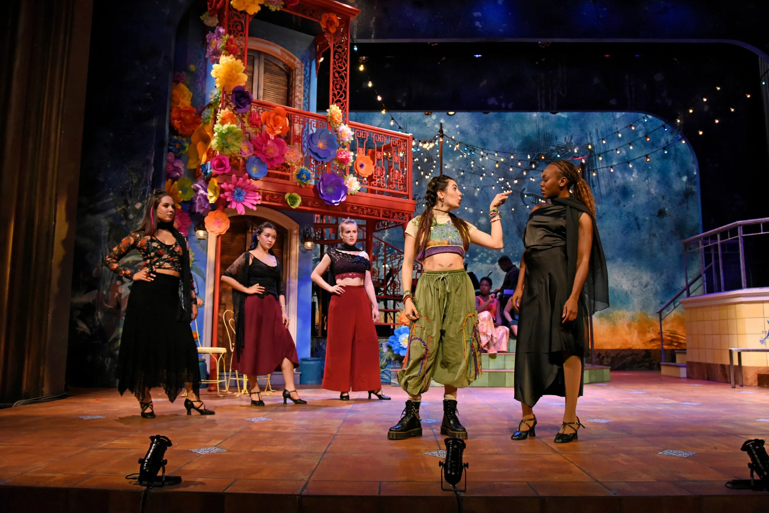 048_SMTD_MusicalTheatre_TwelfthNight_Cast&Crew_PeterSmithPhoto_October2024.JPG