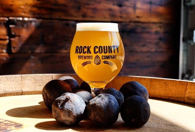 BLACK LIME AND GINGER GOSE - 5.2% abv.
Our traditional Gose aged on Persian Black Limes and Ginger. Big floral notes with a touch of ginger. Dry, floral, tannic and a salty sour finish. Beautiful!

Ready to take home today! Walk-ins only!