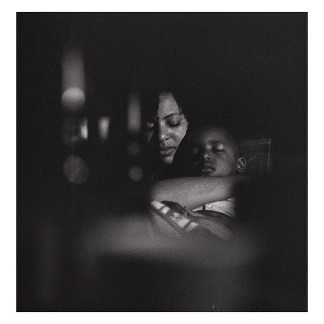 Mama Grip. June 2020. ⠀
&bull;⠀
⠀
🖼: @kcjpw &amp; Hank⠀
&bull;⠀⠀
📸: #BronicaSQA⠀
&bull;⠀⠀
🎞:#IlfordHP5Plus + 1 stop