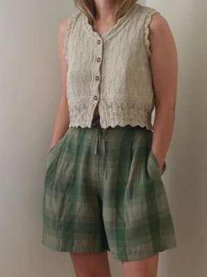 Vintage 90s Green High Waisted Pleated Shorts Veter Vintage Vintage 90s Green High Waisted Pleated Shorts Veter Vintage