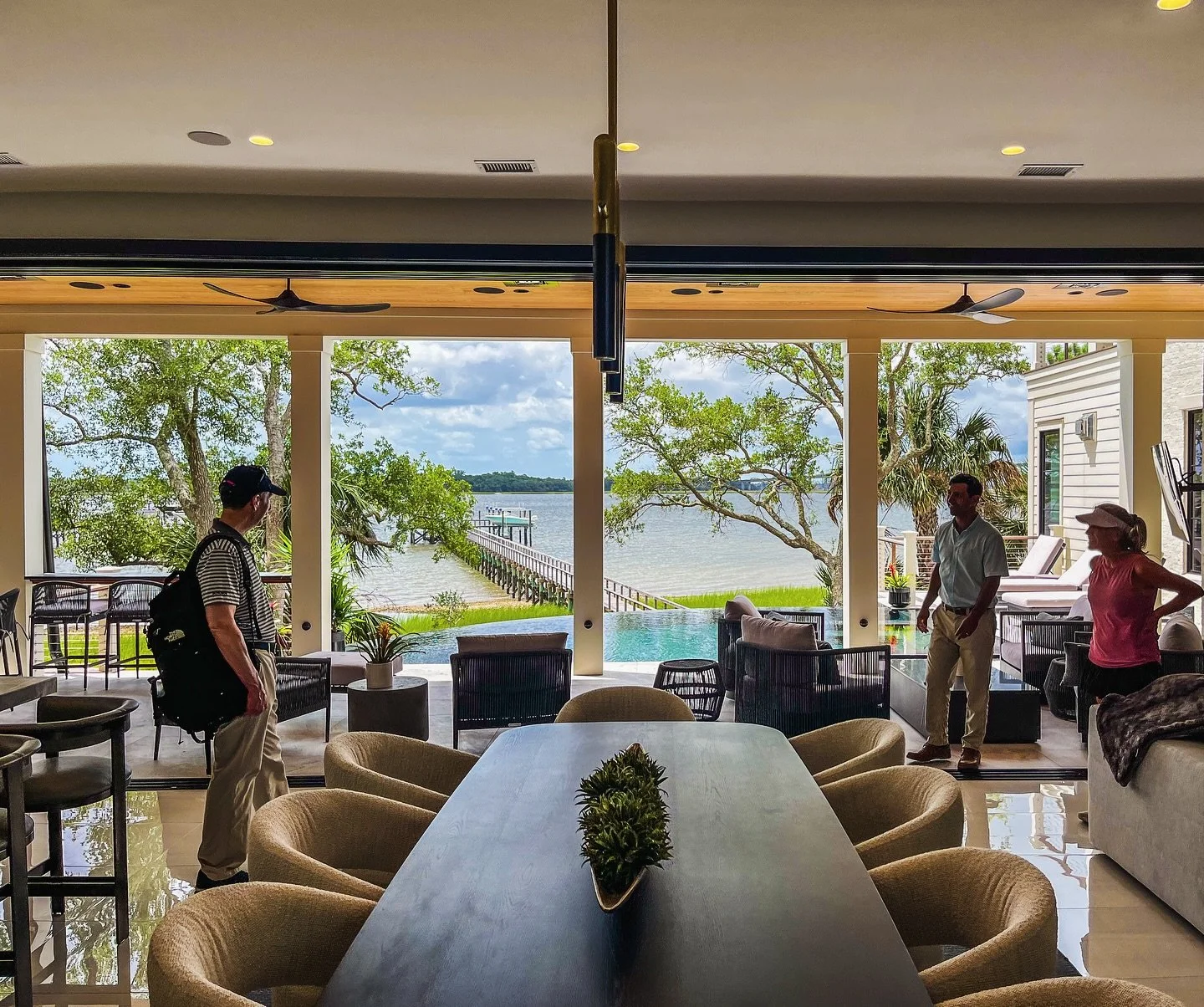 Pocketing @eurowallsystems make this space flow seamlessly to the exterior. #lautneredgepool creates a very clean contemporary look. Incredible job by @amytrowmandesign can&rsquo;t wait to have this photographed. 

#draftedarchitecture #danielisland 