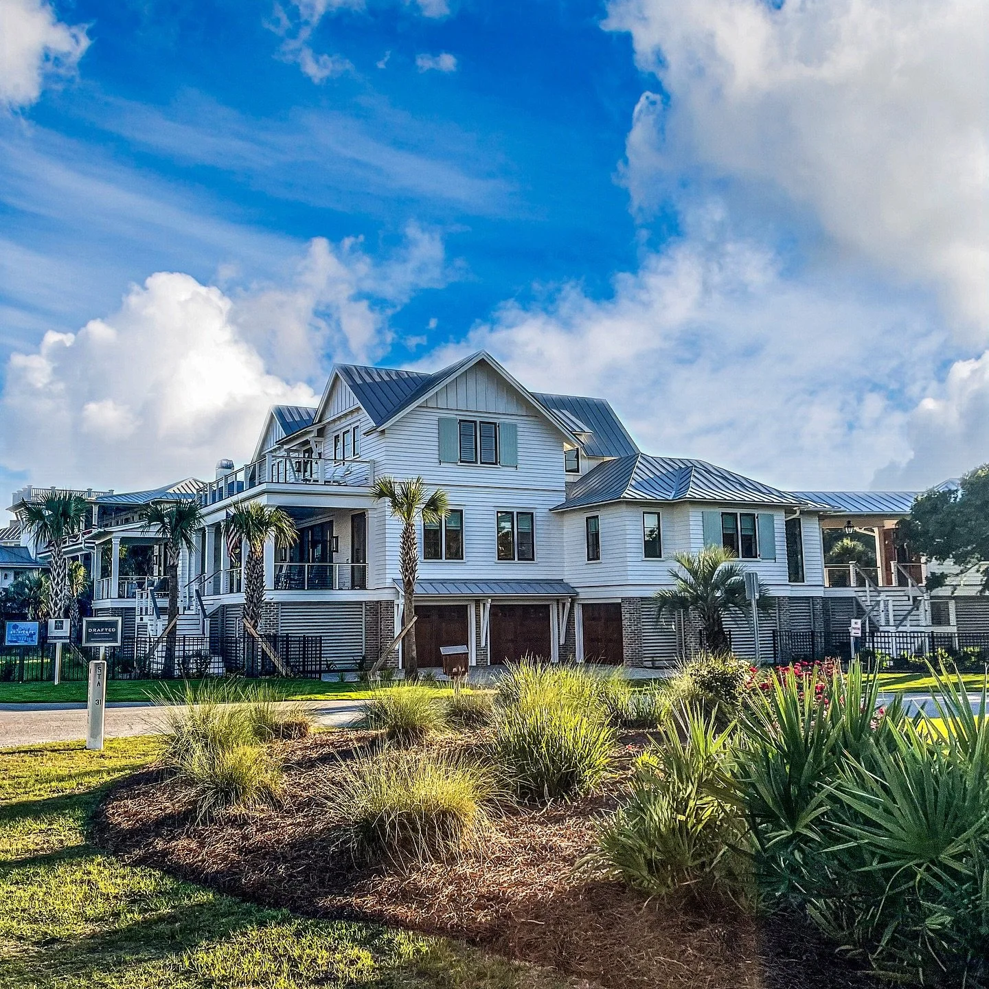 #TheMarshall

Wrapping up an incredible project on Sullivan&rsquo;s Island for some wonderful clients. 

@amytrowmandesign 
@stpierreconstruction 

#draftedarchitecture #sullivansisland #sullivansislandarchitect #coastalliving #islandlife #architectu