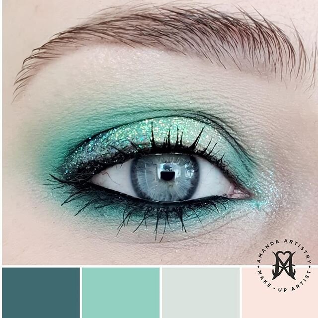 💚 G R E E N 💚

#green #blueeyes #makeup #instadaily #instamakeup #instagood #makeup #makeuplook #glittereyes #glitter #nofilter #daylight #artistryamanda #instamood #instapic #revolutionmakeup #bobbibrown #illamasqua #elfcosmetics #diormakeup #colo