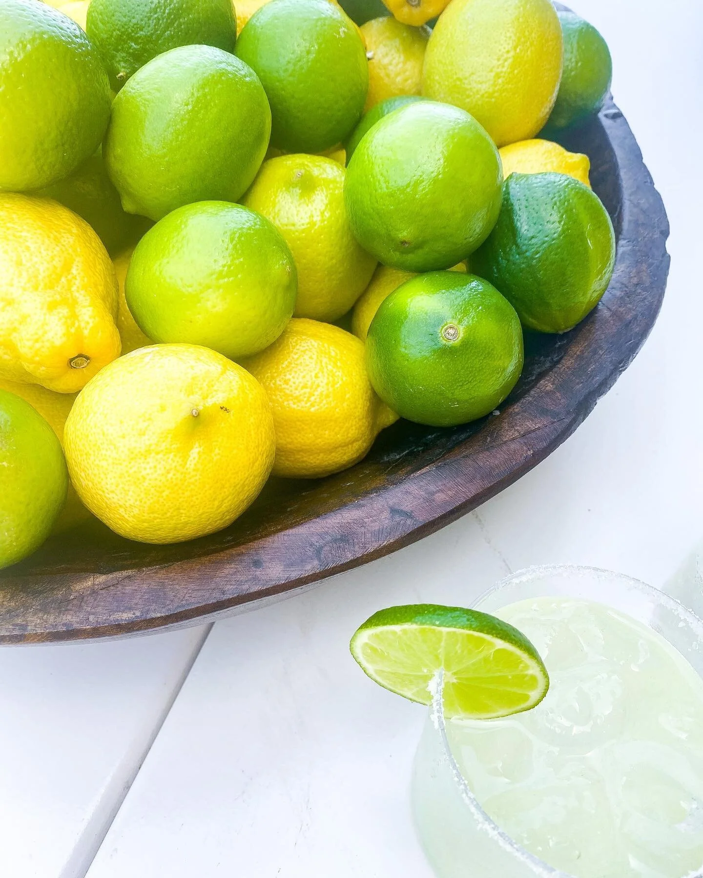 Happy weekend!🍸
⠀
&mdash;&mdash;&mdash;&mdash;&mdash;&mdash;&mdash;&mdash;&mdash;&mdash;&mdash;&mdash;&mdash;&mdash;&mdash;&mdash;&mdash;&mdash;&mdash;&mdash;&mdash;
⠀
Serving coffee from 8am everyday
⠀
OPEN TUES to SUN
-Lunch from 12pm // Dinner from 5:30pm
-Cocktail &amp; bar menu from 3pm
-Sunday Sesh from 3pm for relaxed afternoon dining
⠀
Visit our website to make a reservation:
www.fishparkridge.com.au
.
.
.
.
.
.
#FISHparkridge #noosa #noosaeats #noosadining #noosarestaurant #noosarestaurants #visitnoosa #visitsunshinecoast #supportlocal #lunch #dinner #instafood #finedining #seafood #seafoodrestaurant