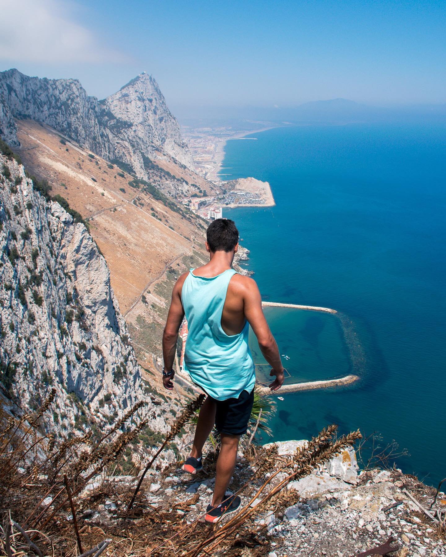 The place to be in #Gibraltar. #MediterraneanSteps
.
.
.
.
.
.
.
.
.
.
#viveandalucia #Andalucia #estaes_andalucia #Gibraltar #ig_spain #TopSpainPhoto #andalucia #allaboutadventure #viajar #lovespain #Gibilterra #RockGibraltar #travelblogger #lifeofa