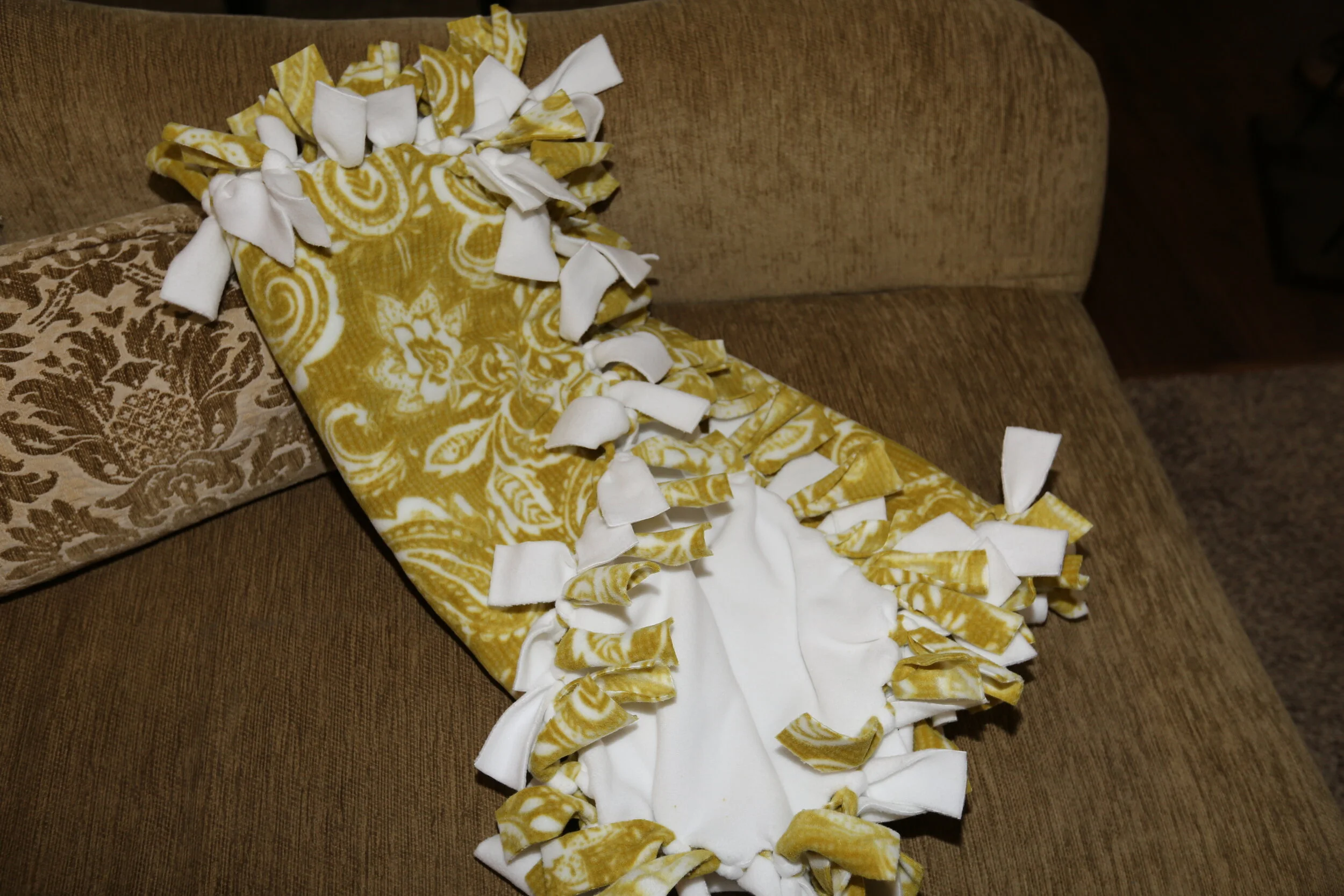 Hand-Made Fleece Blanket SQAO197
