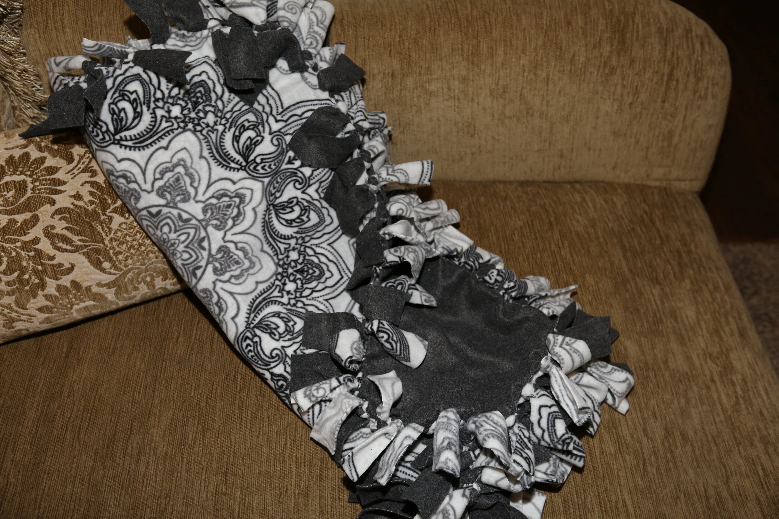 Hand-Made Fleece Blanket SQAO199