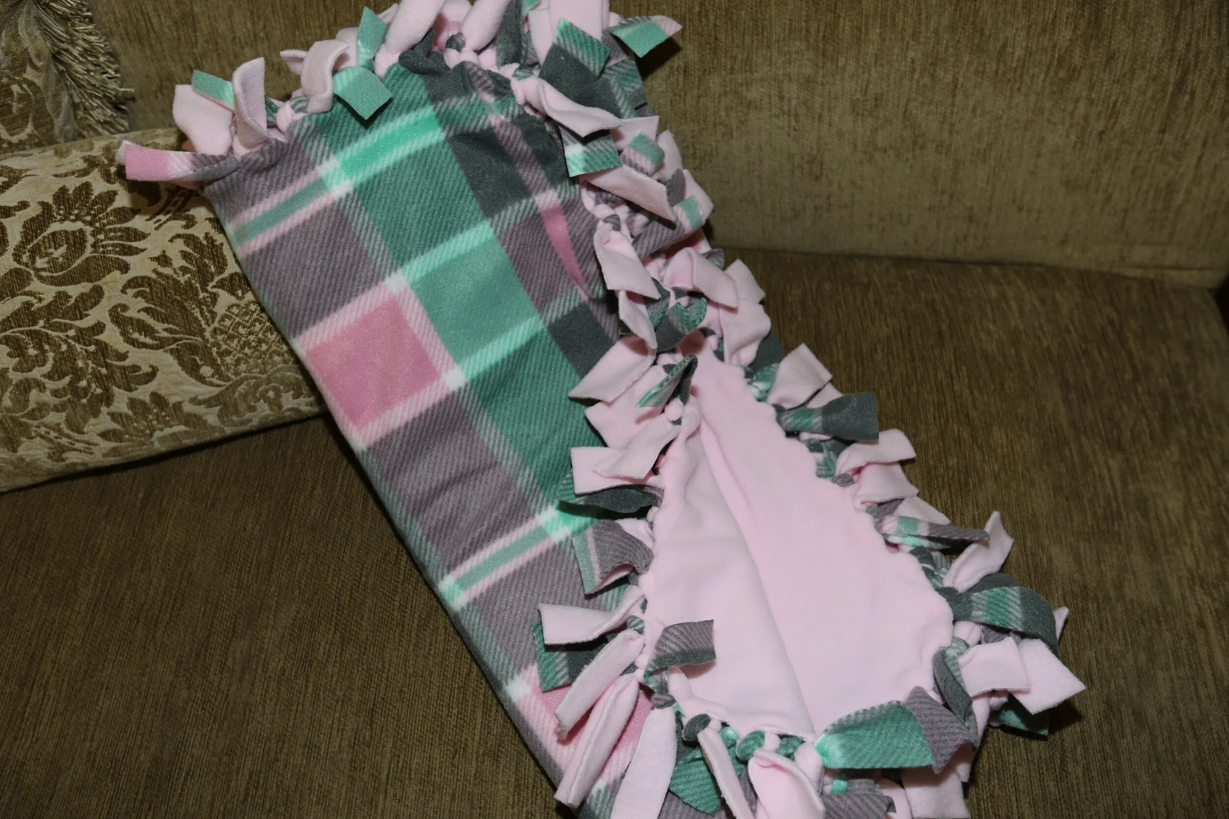 Hand-Made Fleece Blanket SQAO201