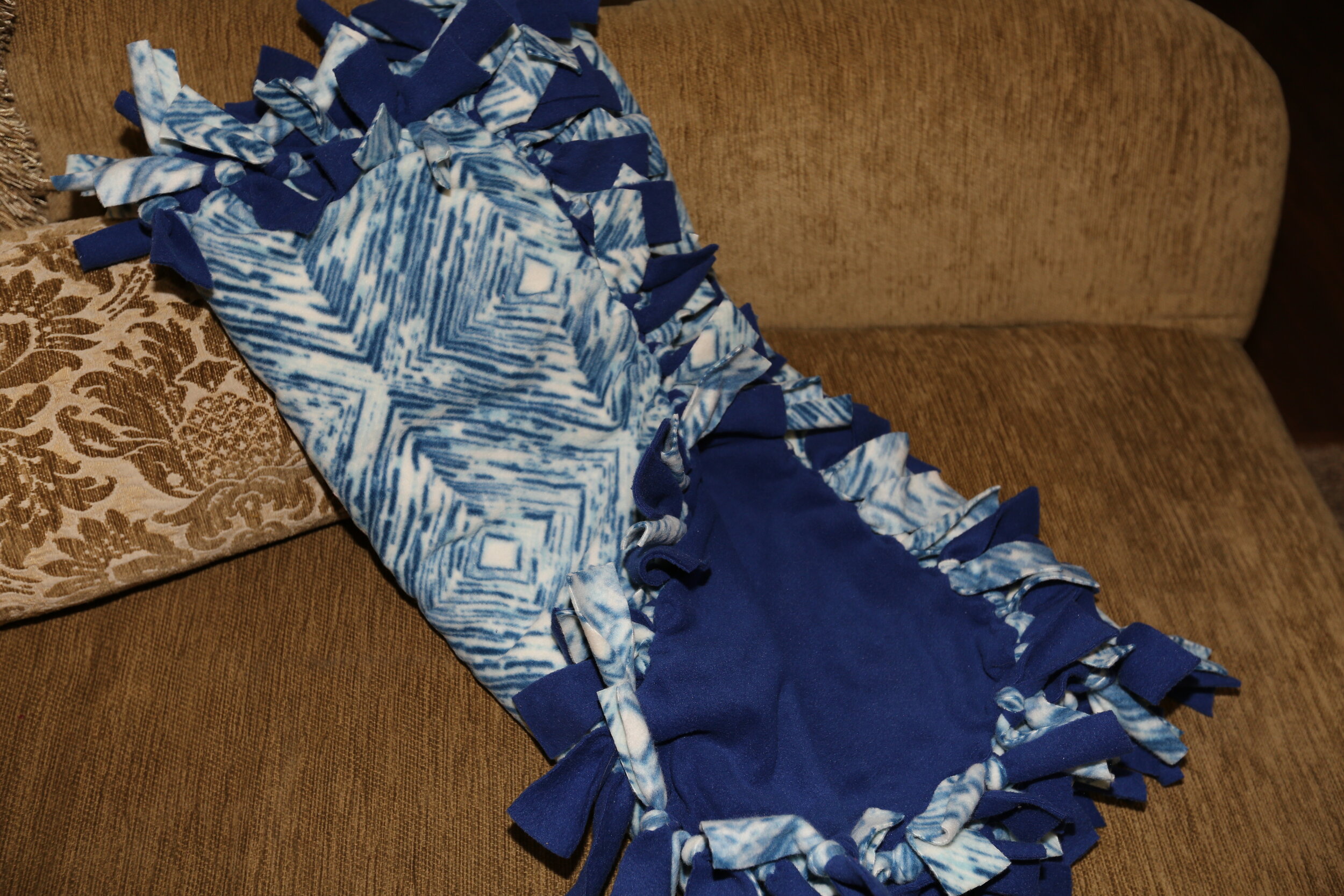 Hand-Made Fleece Blanket SQAO204