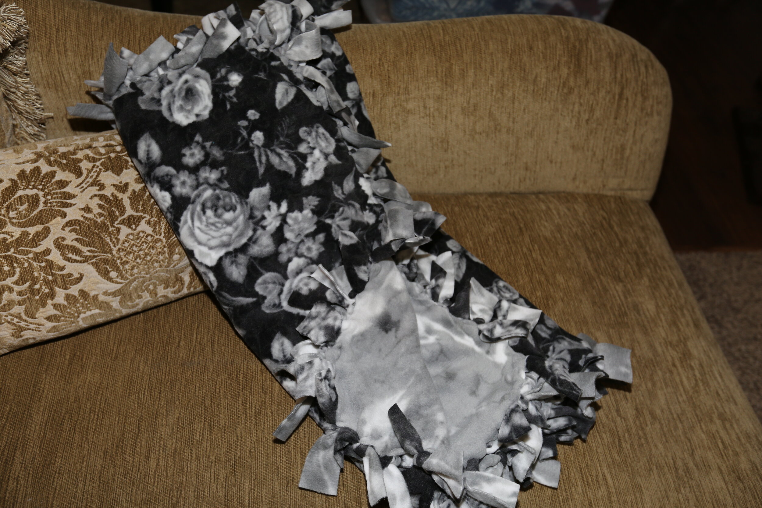 Hand-Made Fleece Blanket SQAO218