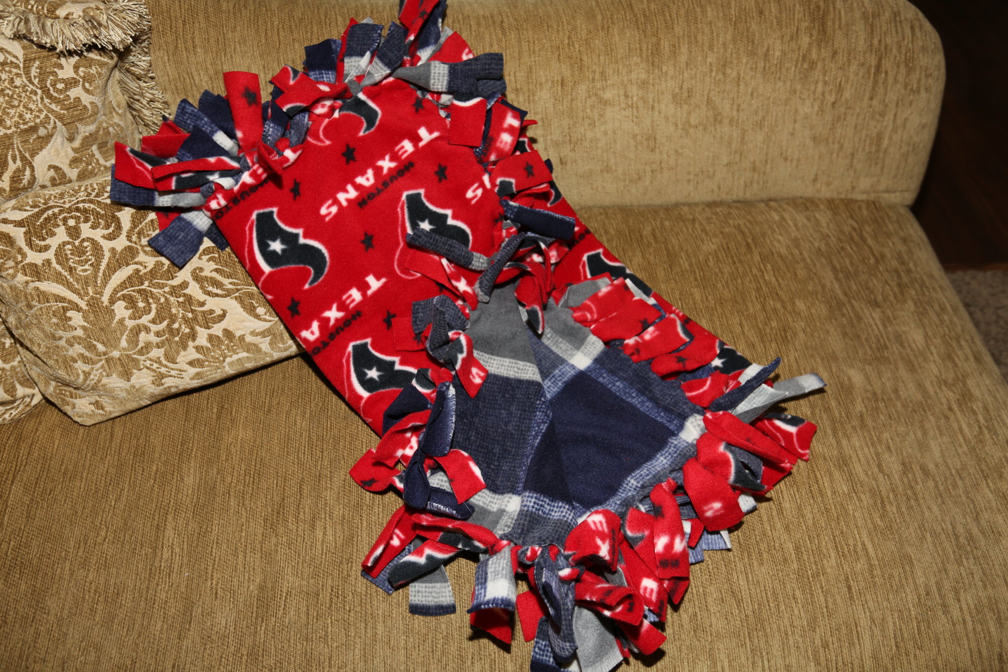 Hand-Made Fleece Blanket SQAO235