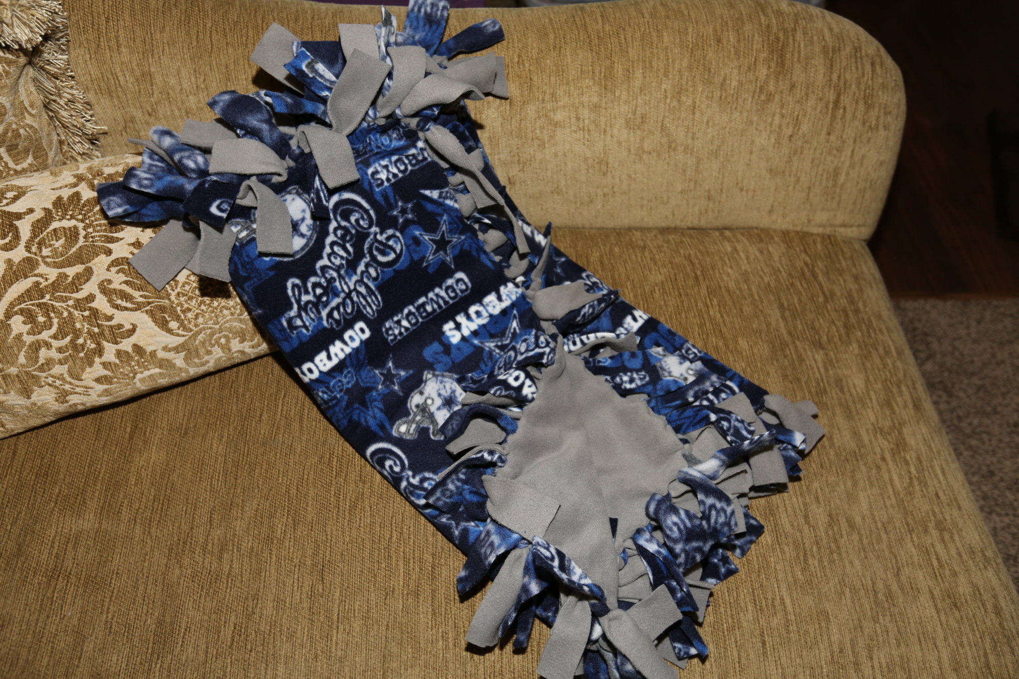 Hand-Made Fleece Blanket SQAO238