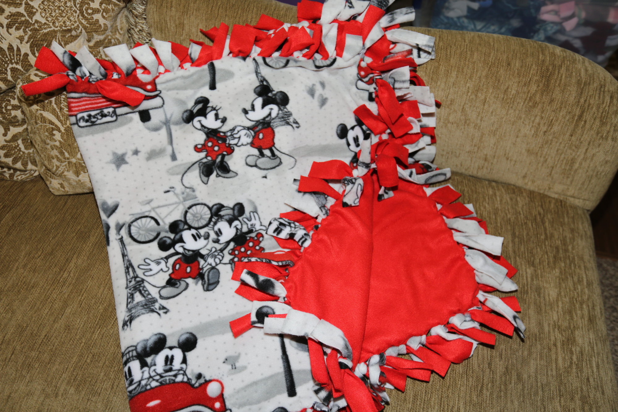 Hand-Made Fleece Blanket SQAO242