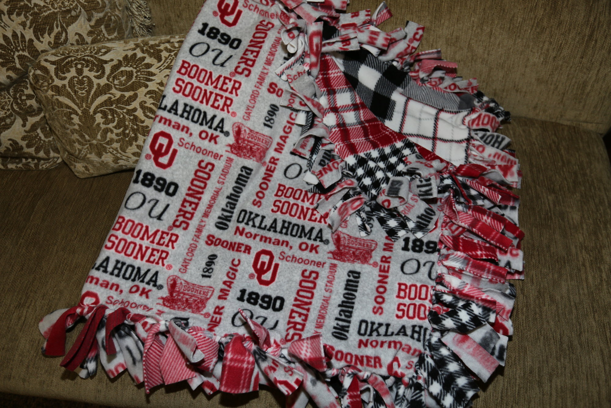 Hand-Made Fleece Blanket SQAO261