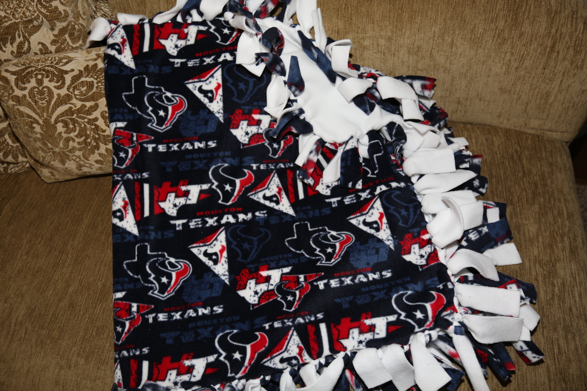 Hand-Made Fleece Blanket SQAO263