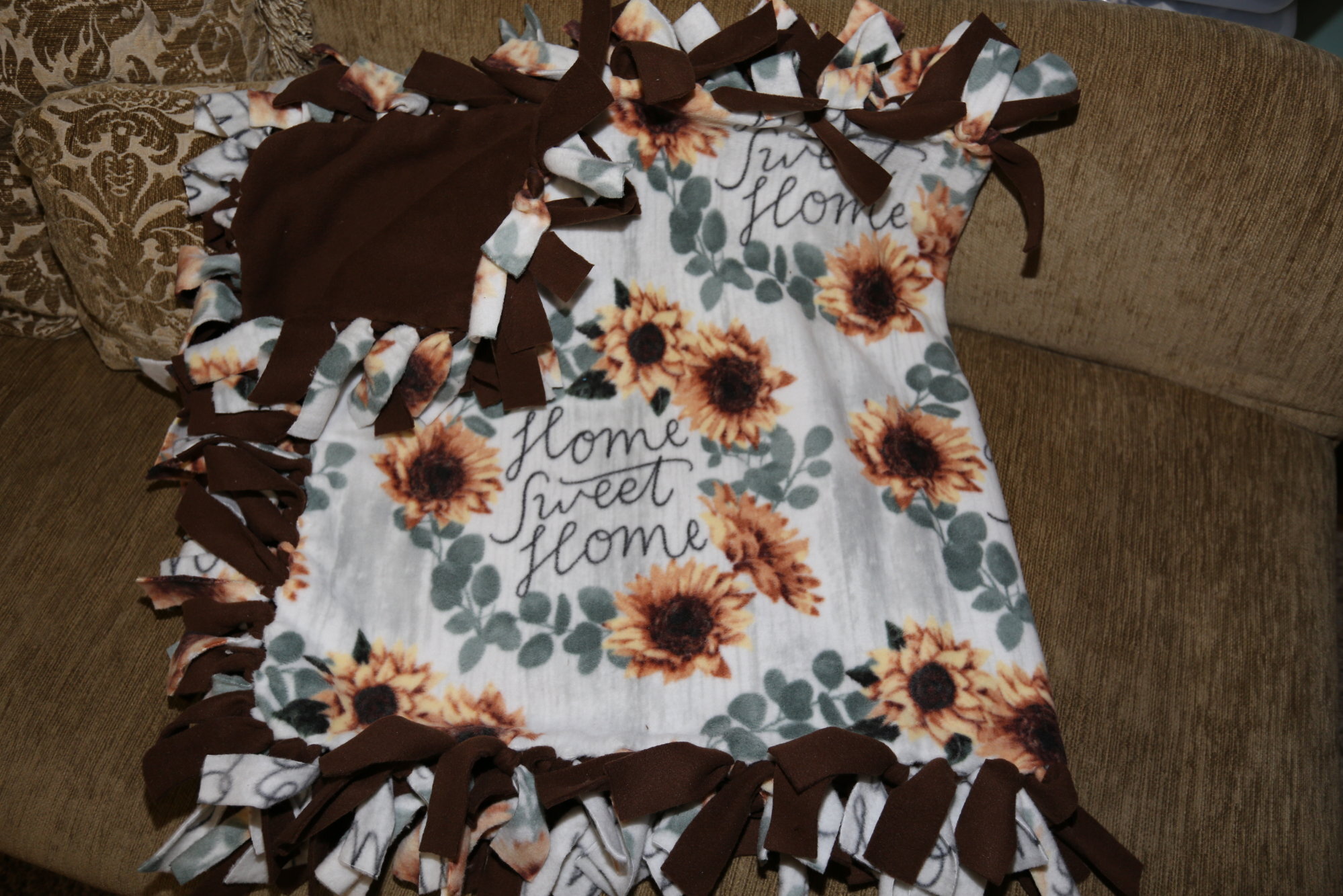 Hand-Made Fleece Blanket SQAO264