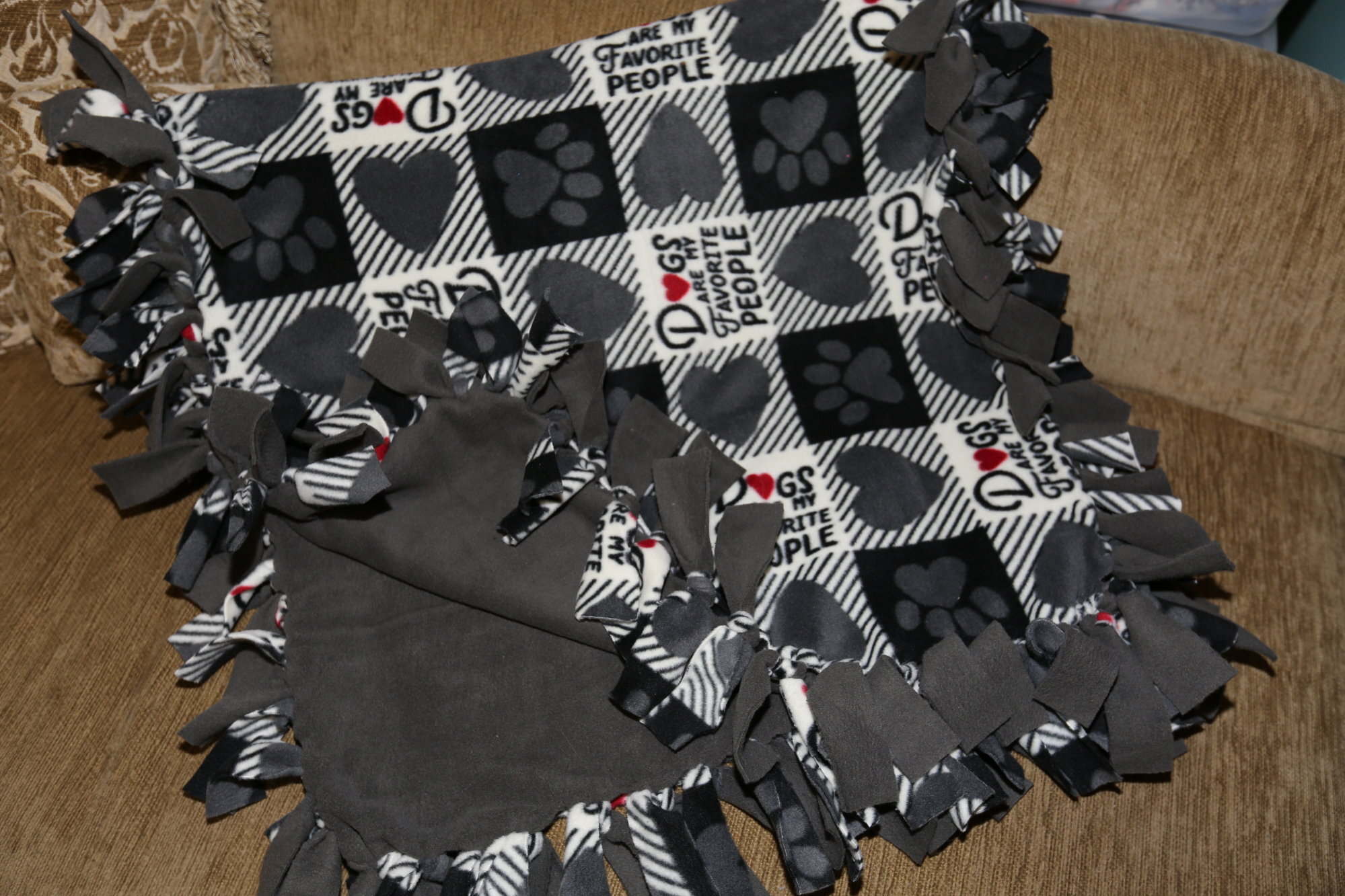 Hand-Made Fleece Blanket SQAO277