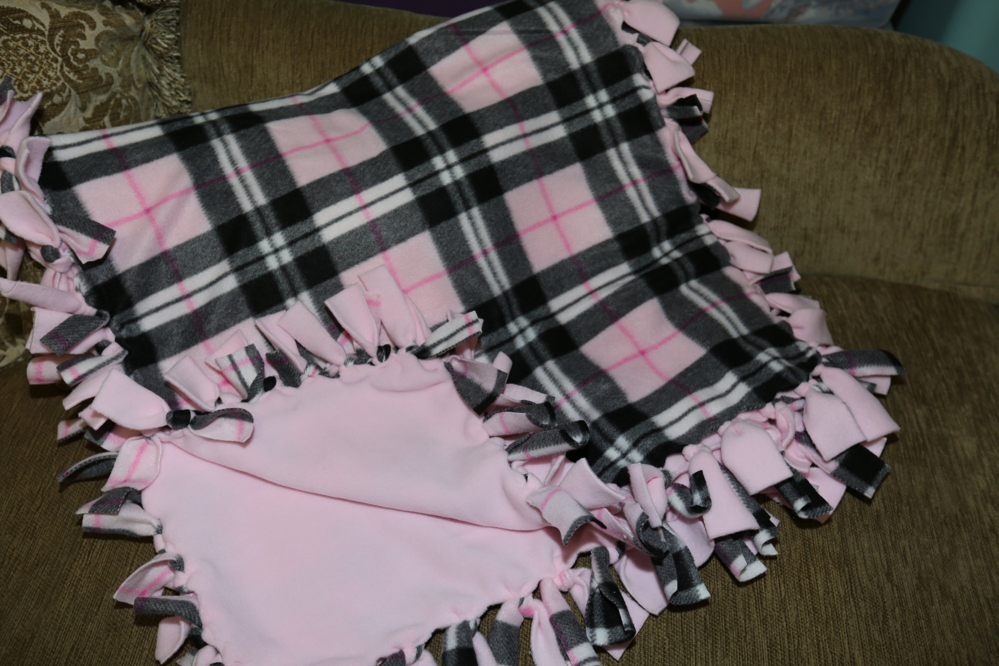Hand-Made Fleece Blanket SQAO288