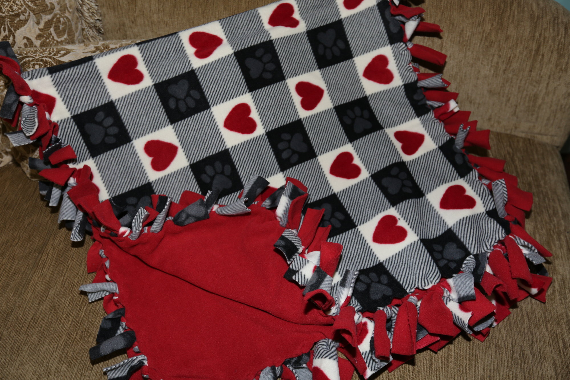 Hand-Made Fleece Blanket SQAO294