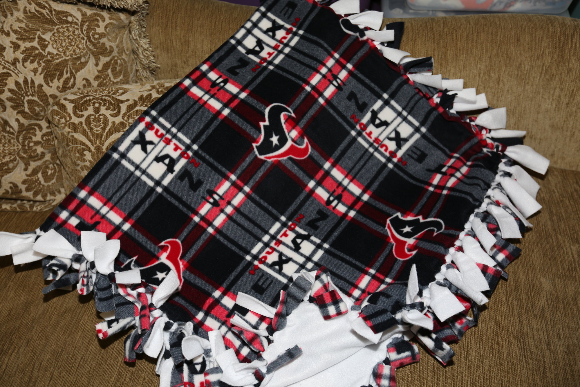 Hand-Made Fleece Blanket SQAO315