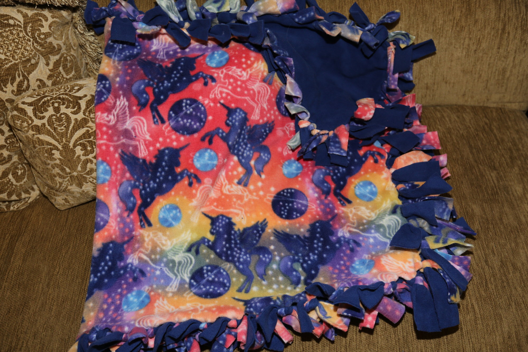 Hand-Made Fleece Blanket SQAO324