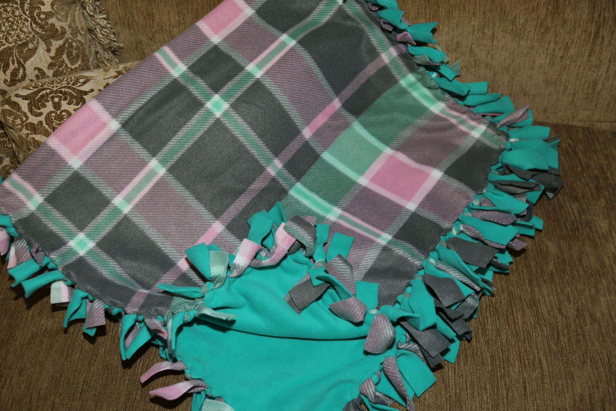 Hand-Made Fleece Blanket SQAO325