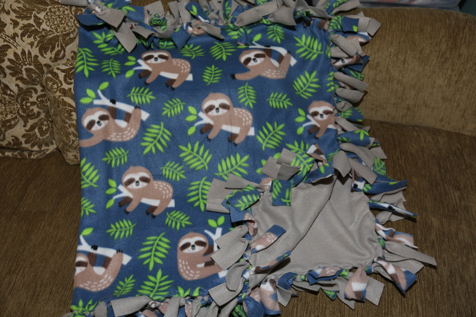 Hand-Made Fleece Blanket SQAO345