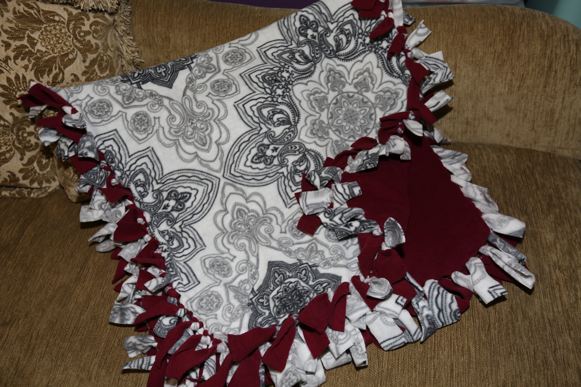 Hand-Made Fleece Blanket SQAO349