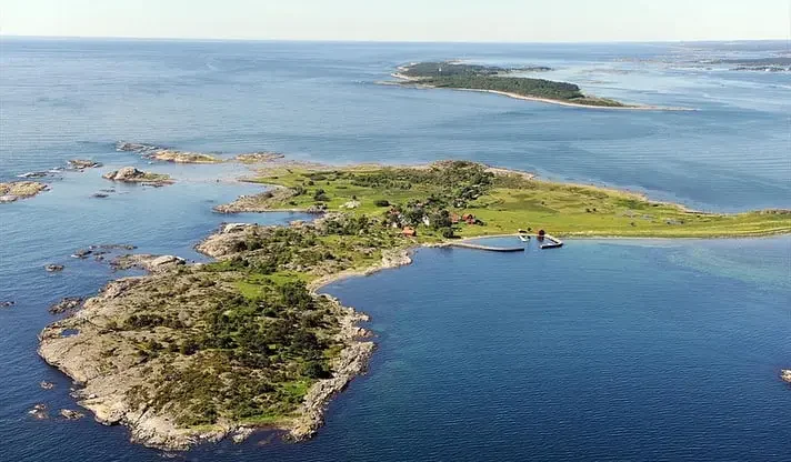 f76b88c8-43e2-414b-8ed5-f2e0a3729dee_magisk_yogahelg_pa_jomfruland00001_jpg.webp