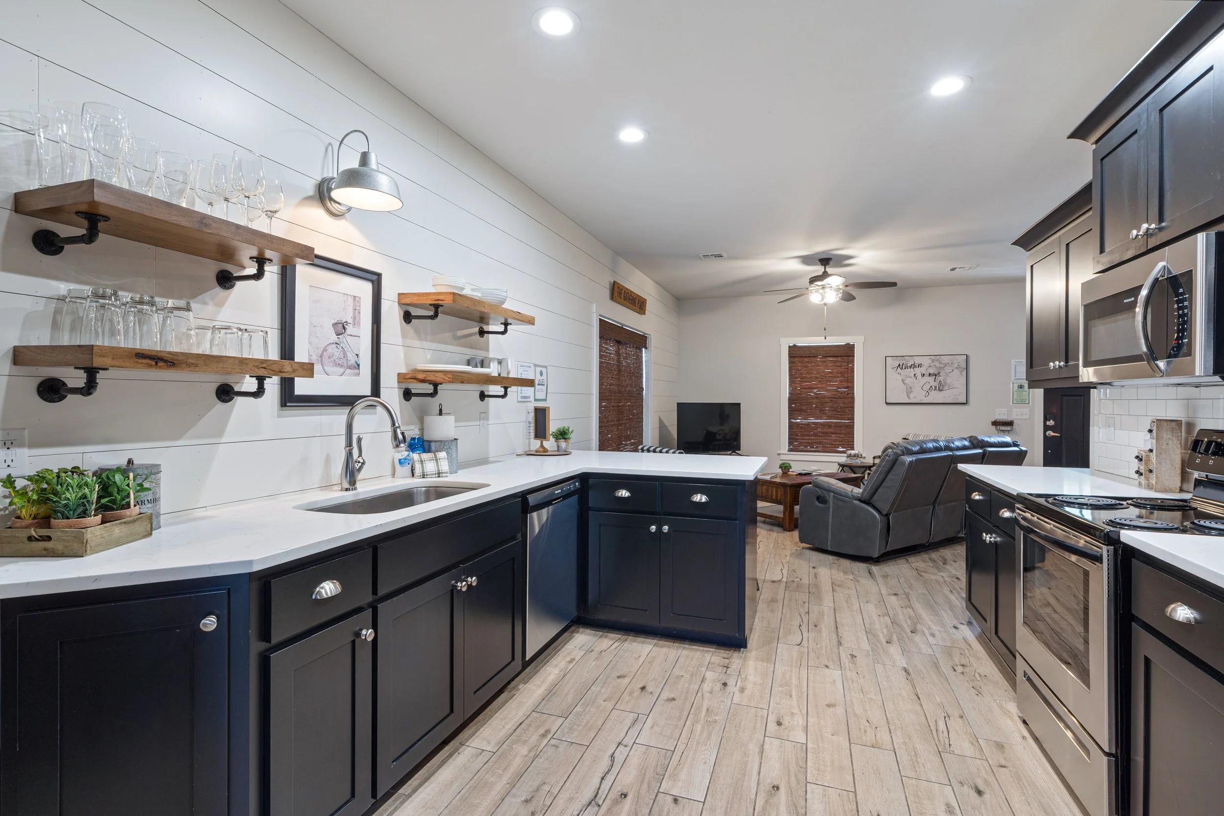 26-16 Trails Edge Ln-Cabin 9-5.jpg
