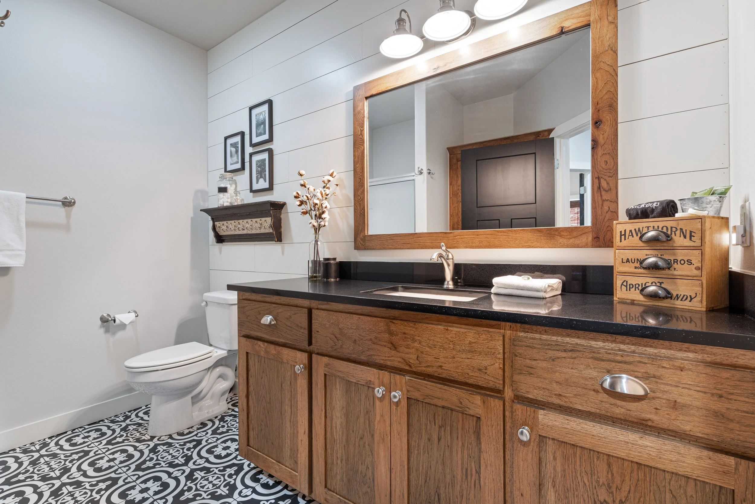 30-16 Trails Edge Ln-Cabin 9-9.jpg