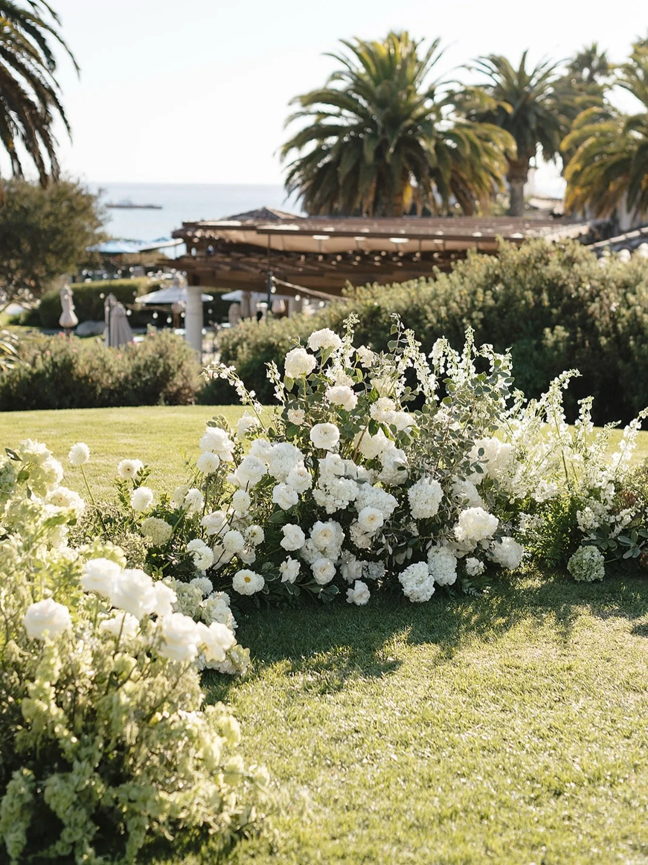 I knowwwwww everyone has heard the news by now (yes, Taylor &amp; Travis ARE ENGAGED!!) but couldn&rsquo;t help myself and think about what @taylorswift and @killatrav wedding flowers will look like or where it will be?!?! @hannah__samek and Jesse&rs