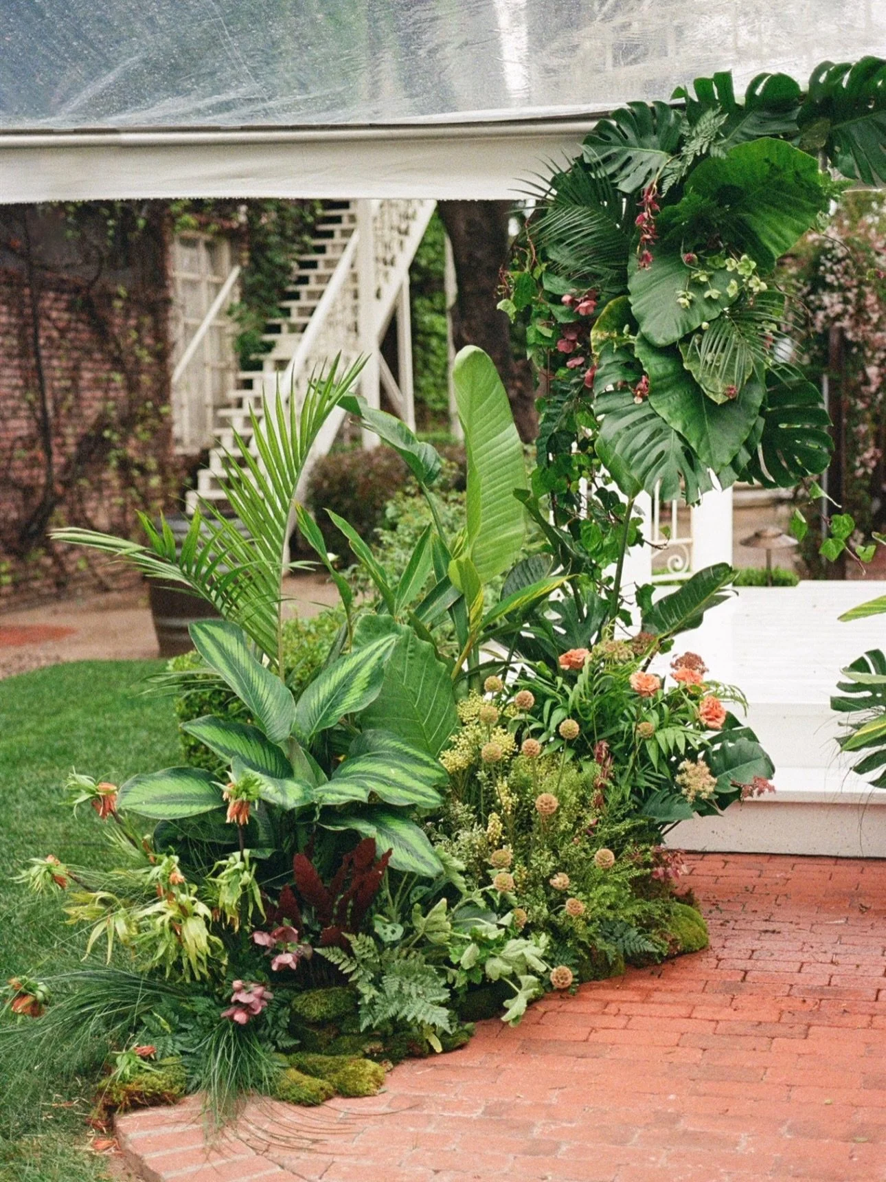 This cozy raining day reminds me of Vicki &amp; Tom&rsquo;s wedding at @1880union where we transformed the ceremony and reception spaces with tents but then brought in ALL THE PLANTS! 🌱 🪴 

@1880union 
@_chrisglenn_ 

Los Alamos Wedding, Central Co