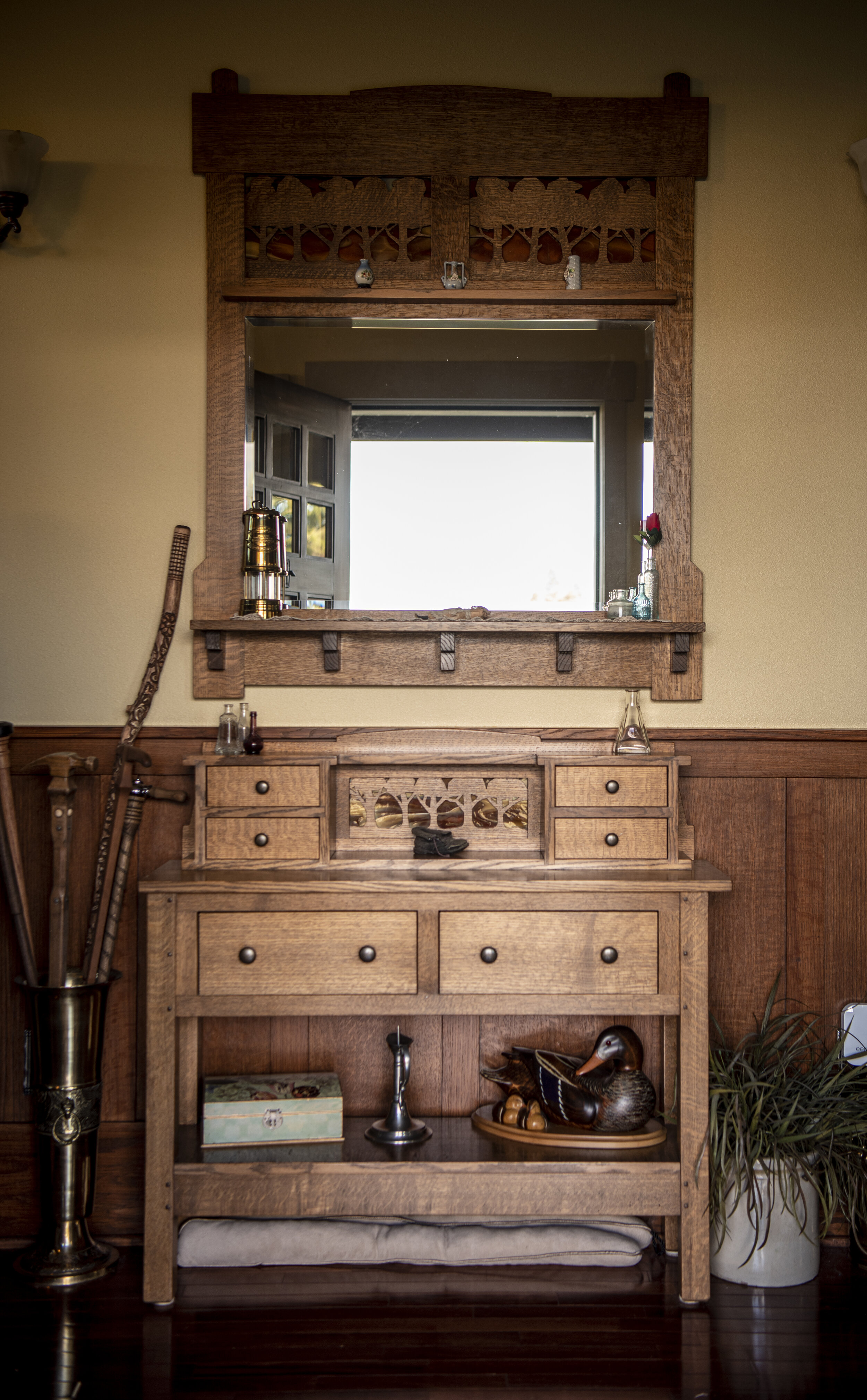 ENTRY MIRROR AND CABINET