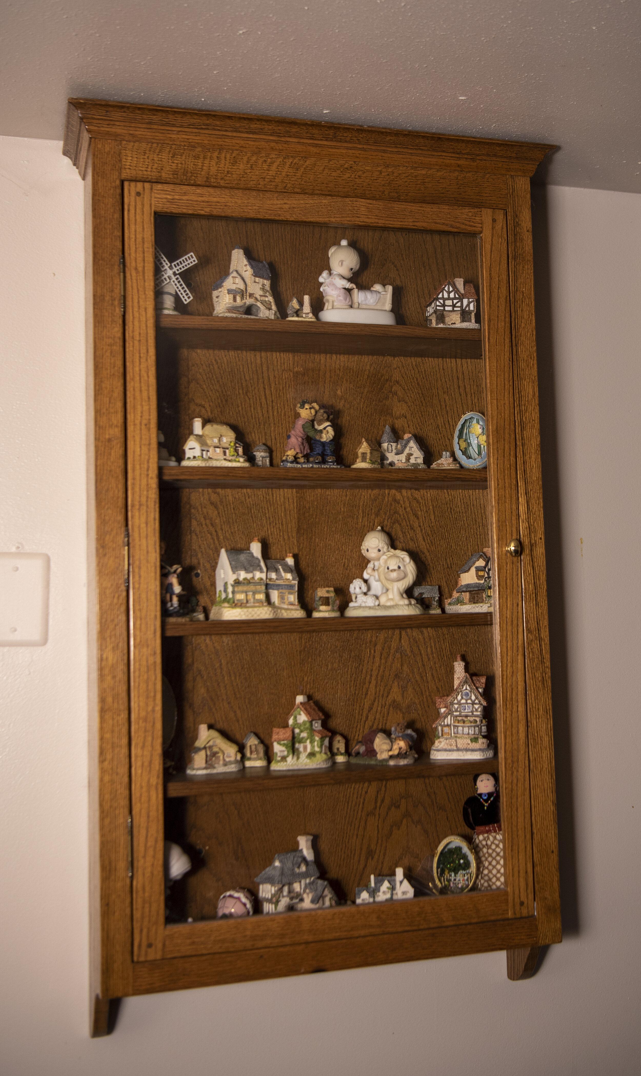 WALL HANGING CURIO CABINET