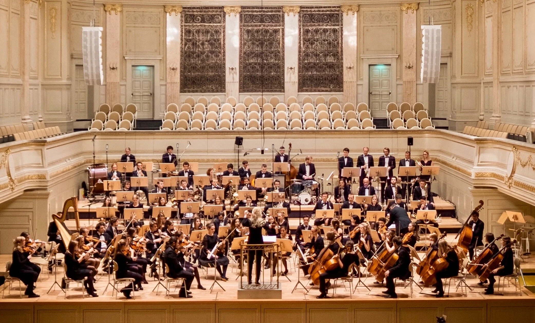 The CEO Mindset: The Secret to Being a Successful and Empowering Leader