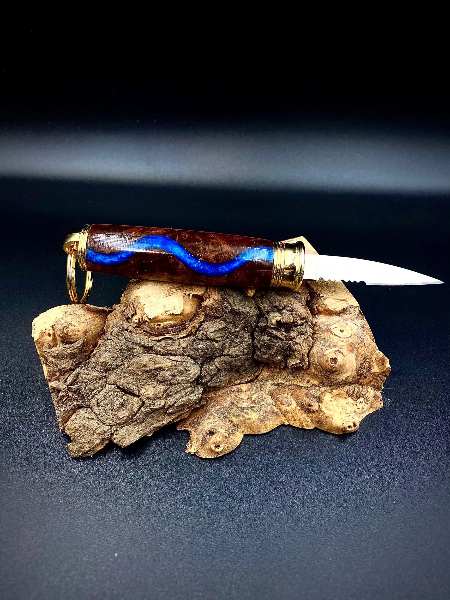 09B982FA-0CE5-4BBA-BB2F-480AAEAAFE26