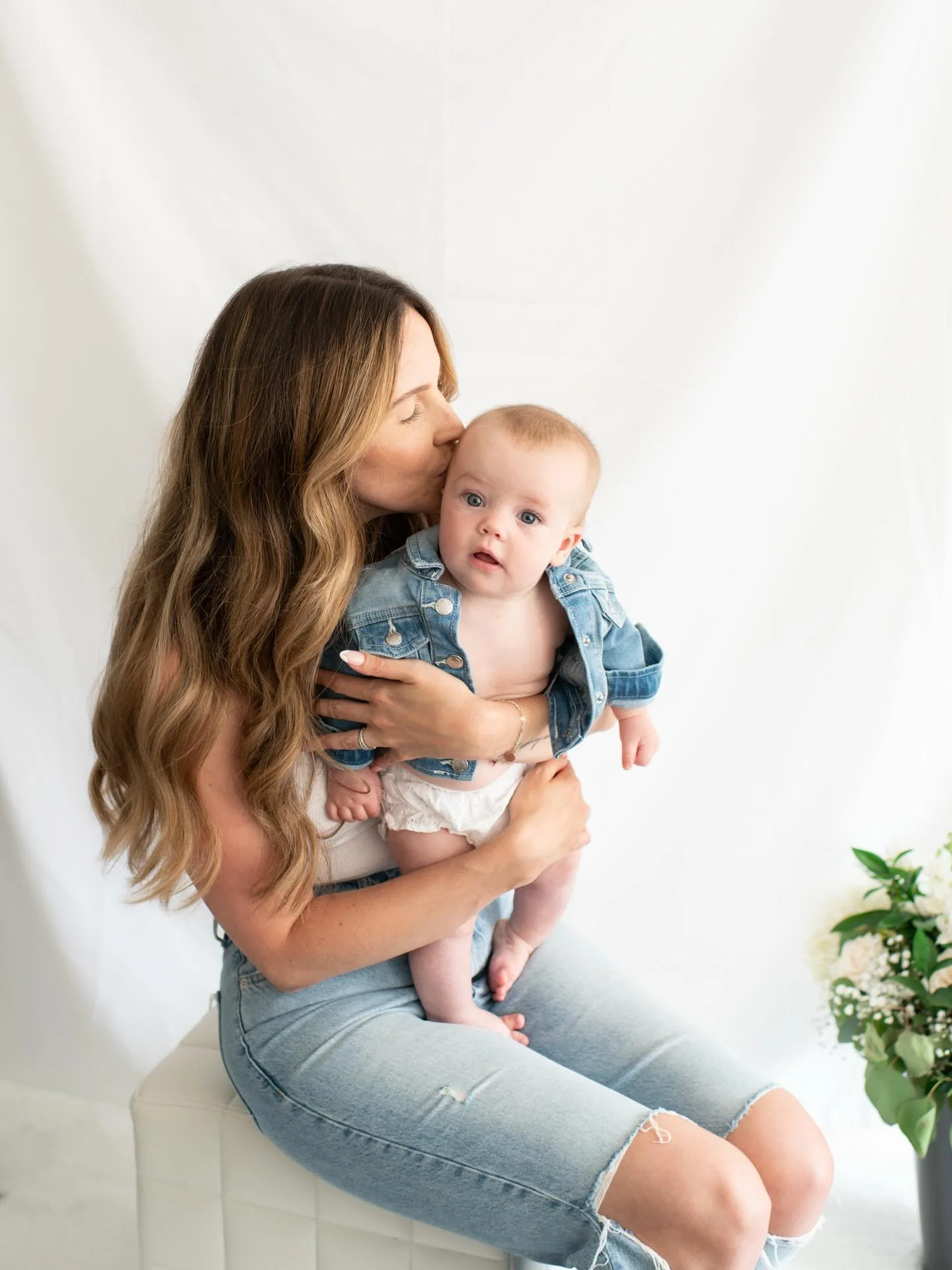 Photos are such a luxury that if you have the chance I truly don&rsquo;t think you will ever regret getting done! Spending the time and getting in the photo with your growing babies because they don&rsquo;t hug your leg forever 🥺

Let me help you wi