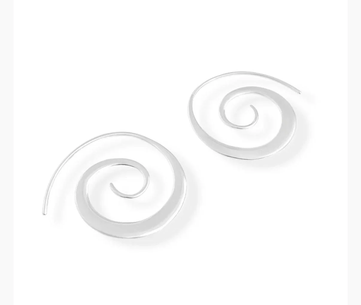 White silver spiral earring.  Height x Width: 3cm x 3cm