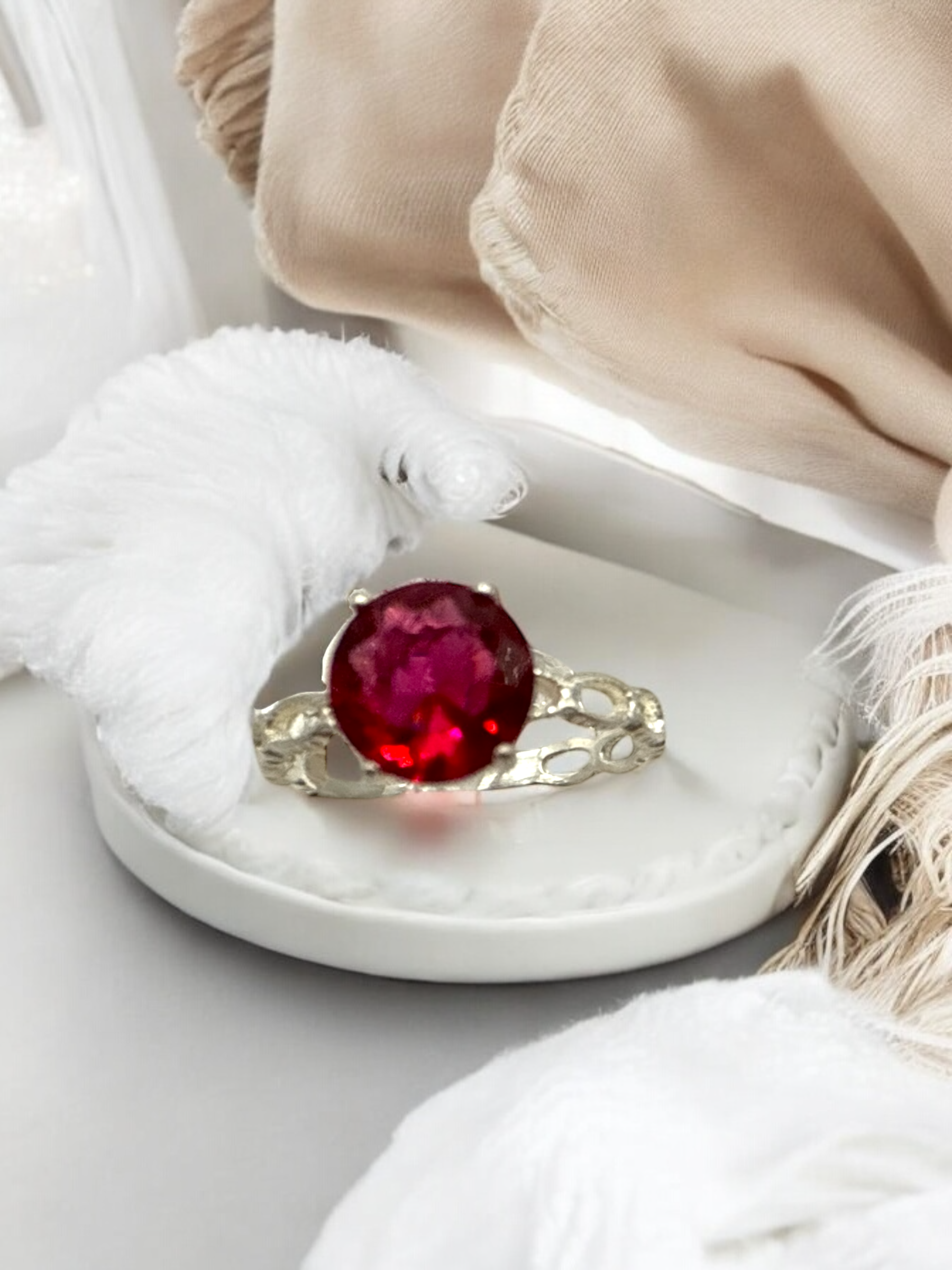 Crimson Solitaire Ring2.PNG