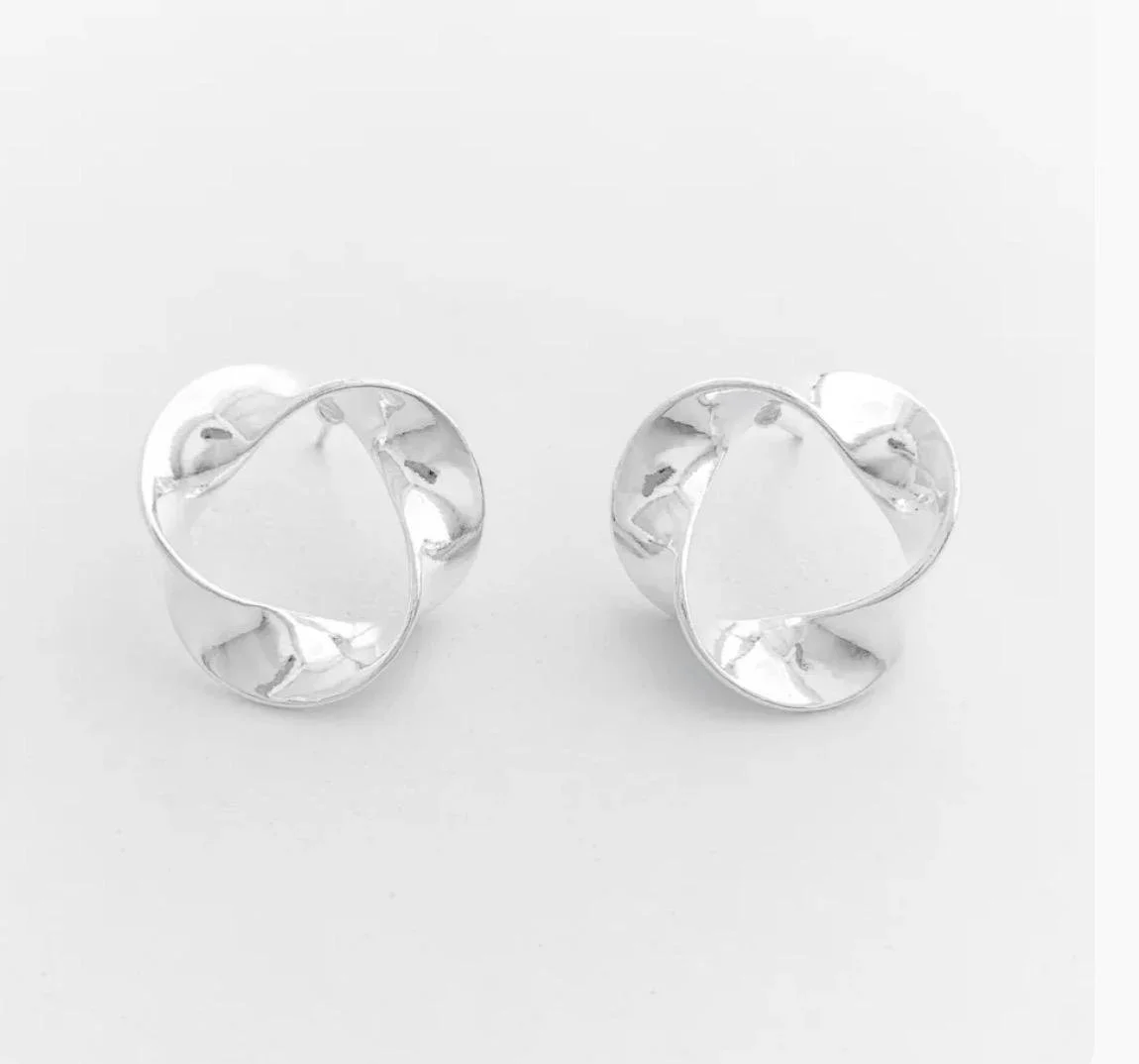 WhatsApp Image 2025-10-28 at 23.50.23.jpeg