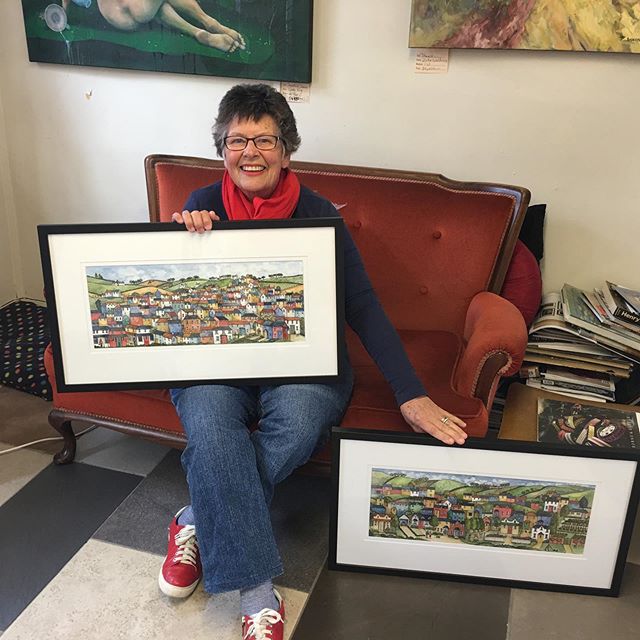 Sarah Rutherford arrived today with 2 new paintings😃