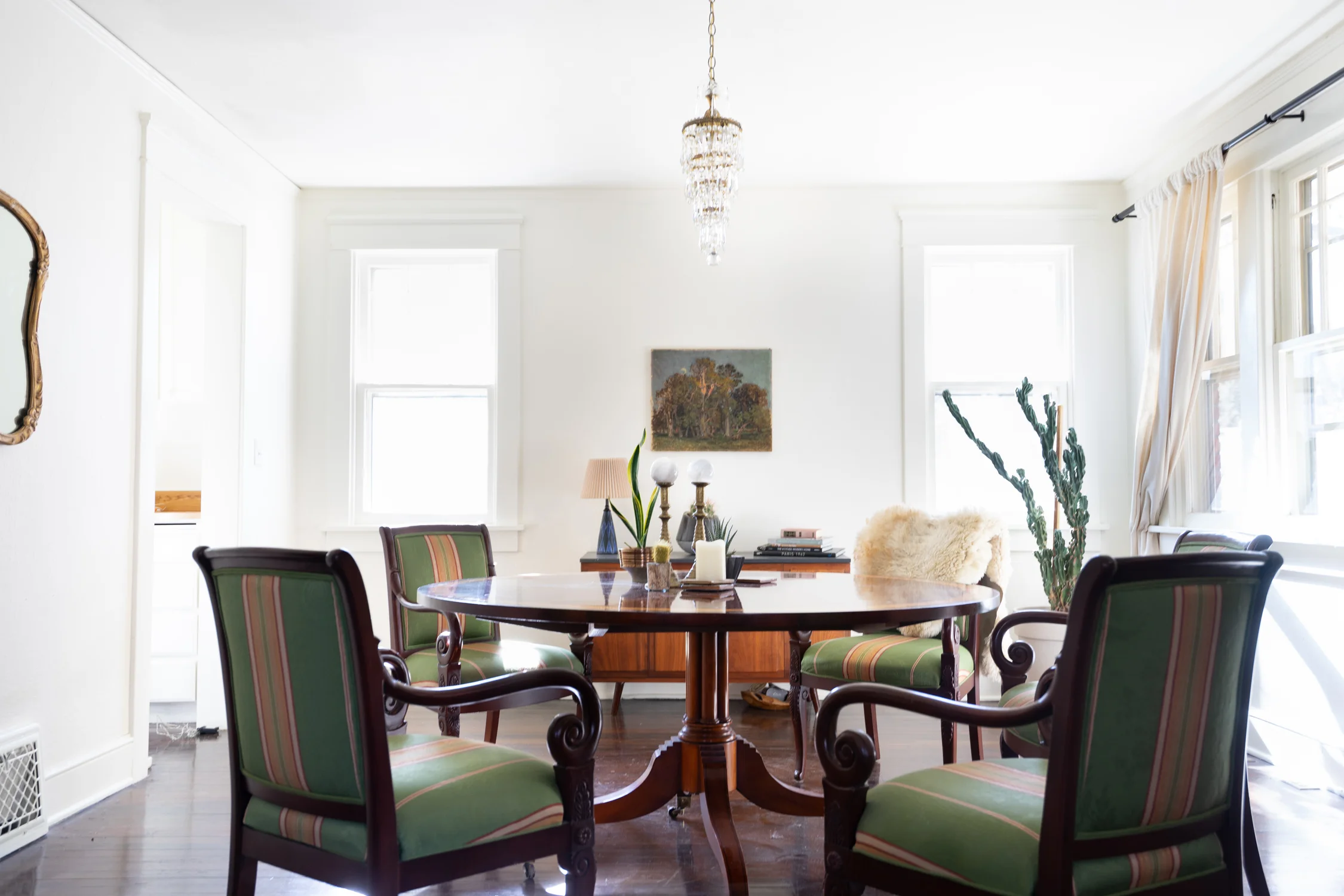 highland upstairs dining small.jpg